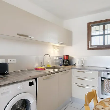 Nouveau Les Orphies Bord De Apartamento